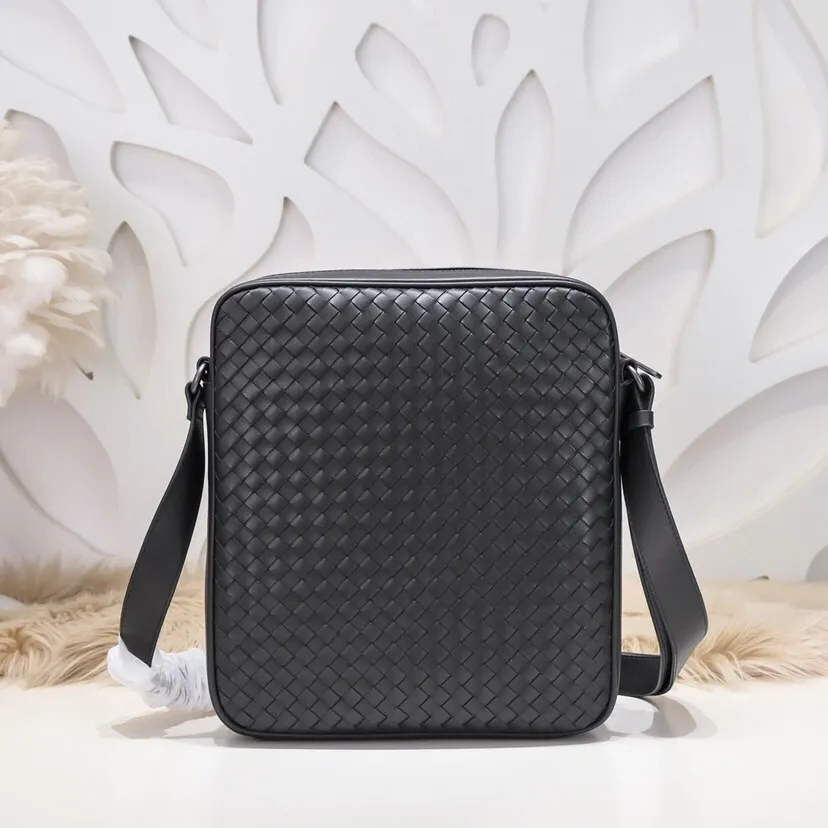 All categories 💚 Top version men’s bags 💚 BV 2024 new BV crossbody bag